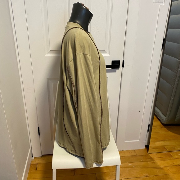 Top - Picture 4 of 5